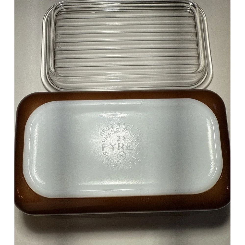 Pyrex 402 1.5 Qt Ombre Brown Mixing Bowl + 0502 1.5 Pt Brown Loaf Dish w Lid